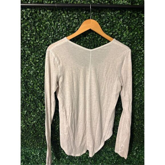 Lululemon Yogini 5 Year Long Sleeve Tee Heathered White Sz Medium - Picture 2 of 3